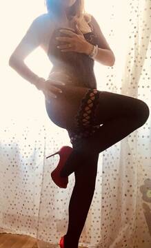 Public Photo of LadyHot84